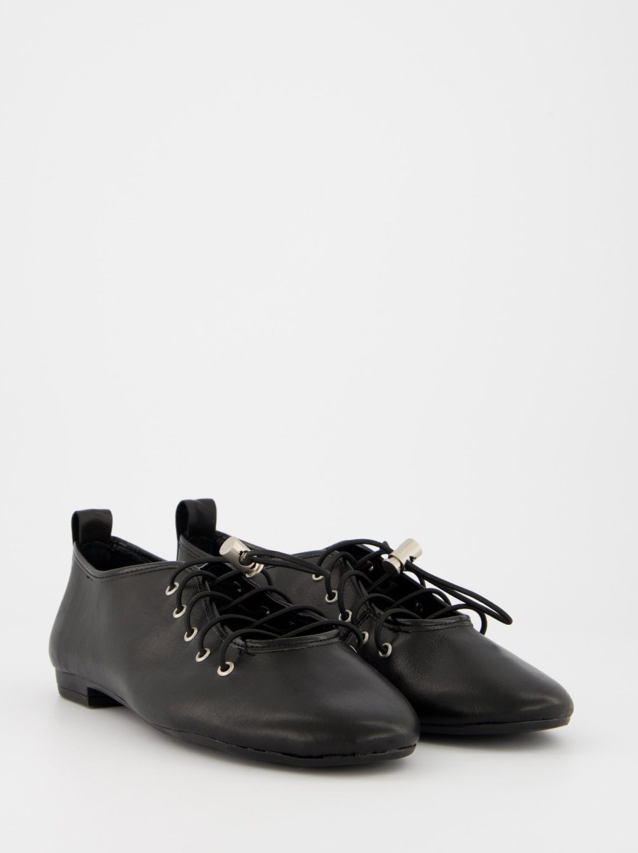 BLACK LEATHER FLATS - POMA