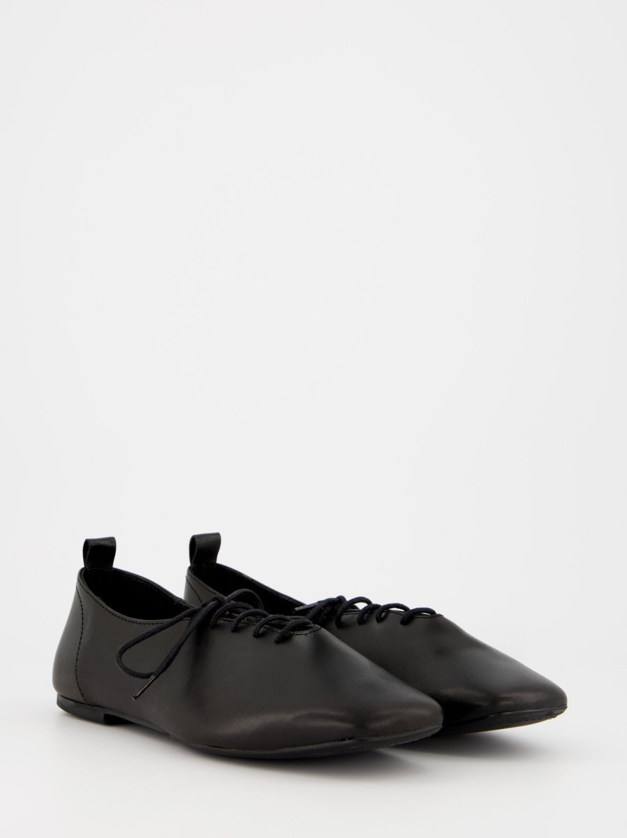 BLACK LEATHER SHOES - TIRIG