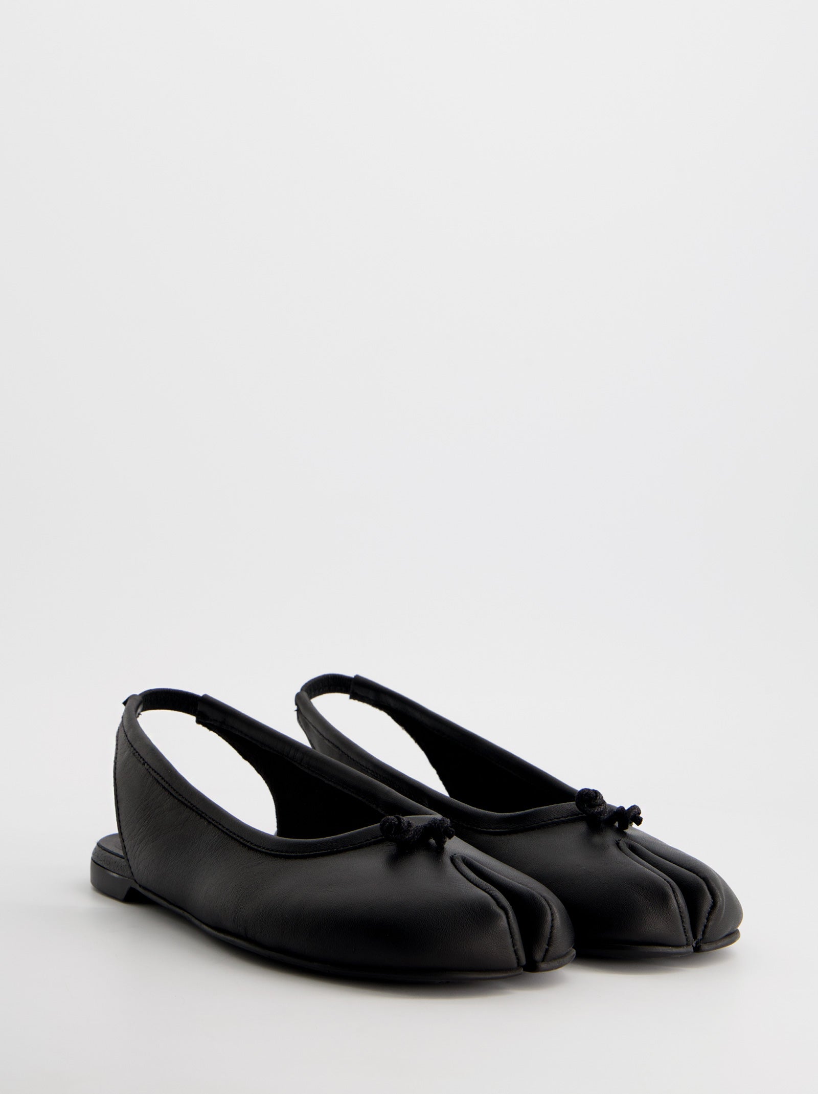 BLACK LEATHER TABI SLINGBACK FLATS - KALE