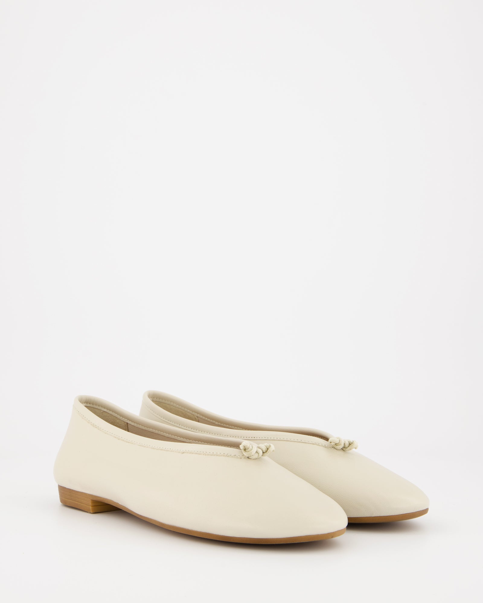WHITE LEATHER FLATS - NEW KIMI