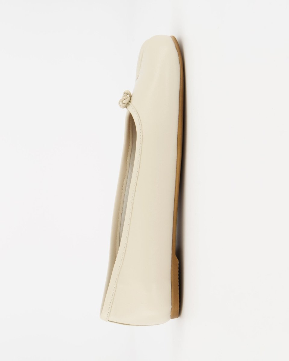 ICE LEATHER TABI FLATS - KARVA