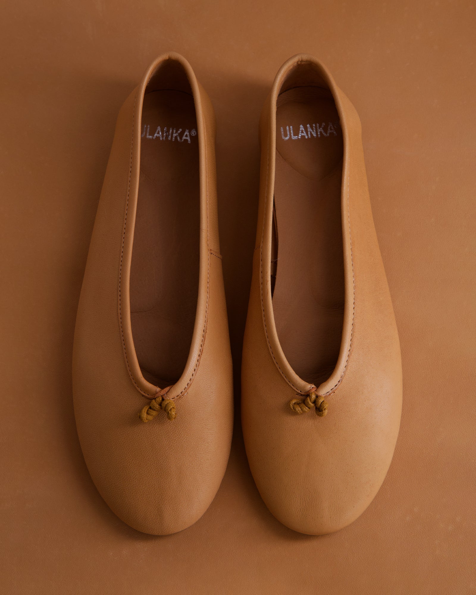 BROWN BLUE LEATHER FLATS - NEW KIMI