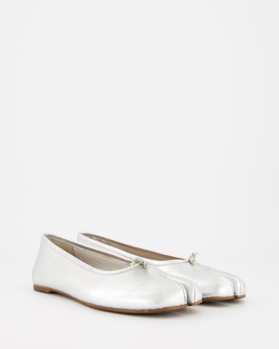 SILVER LEATHER TABI FLATS - KARVA
