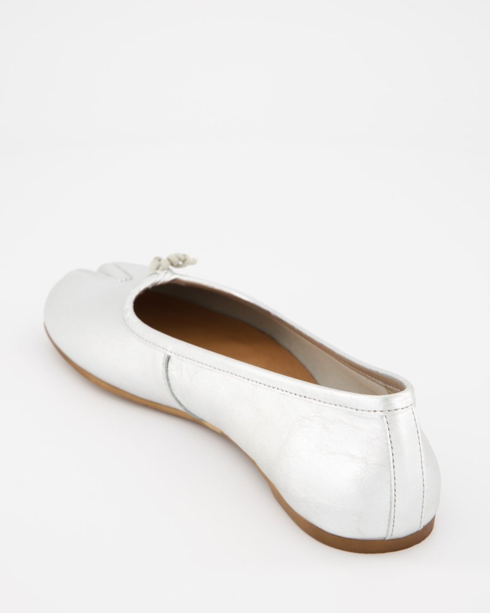 SILVER LEATHER TABI FLATS - KARVA