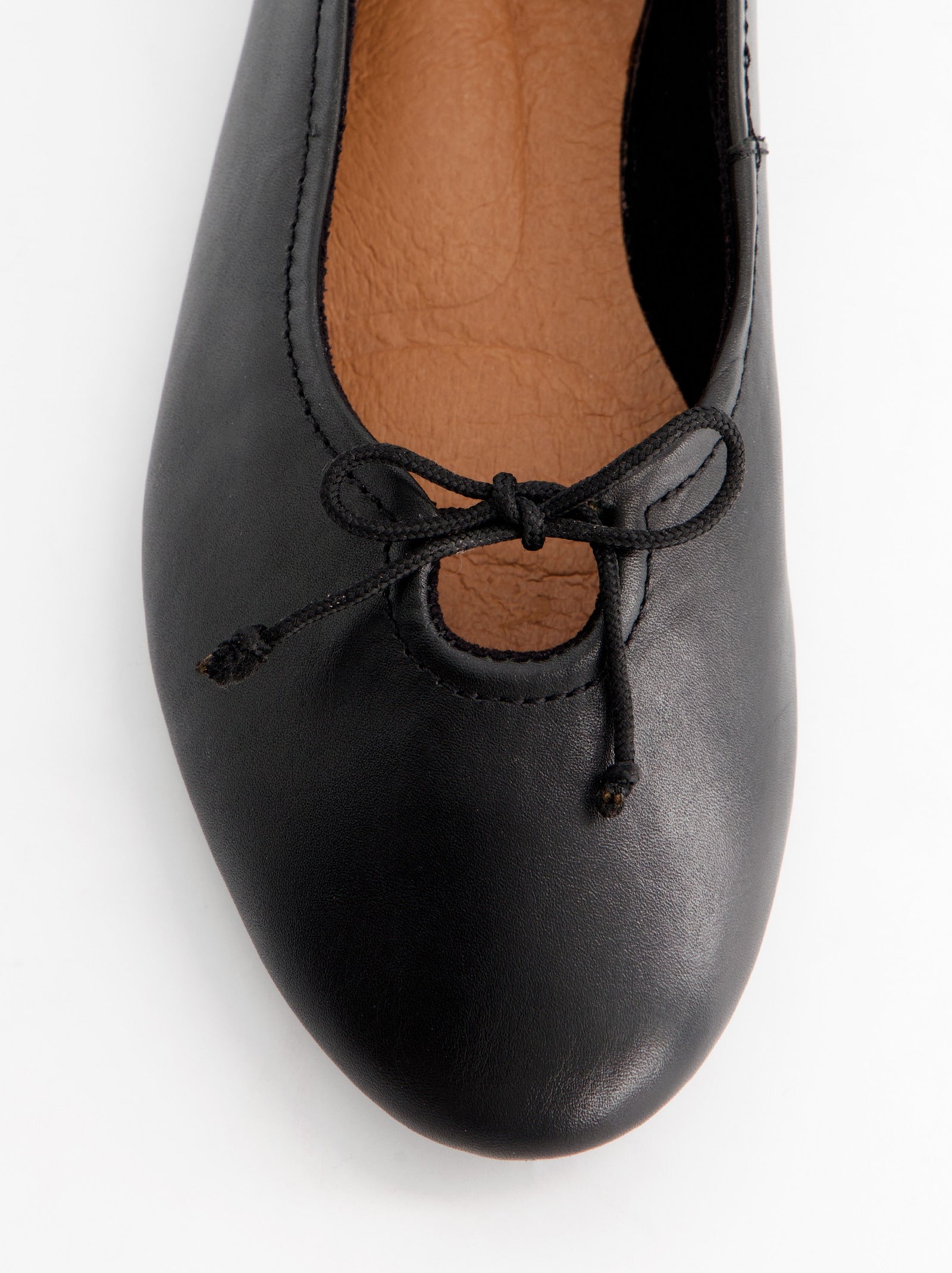 BELLA - BLACK LEATHER FLATS