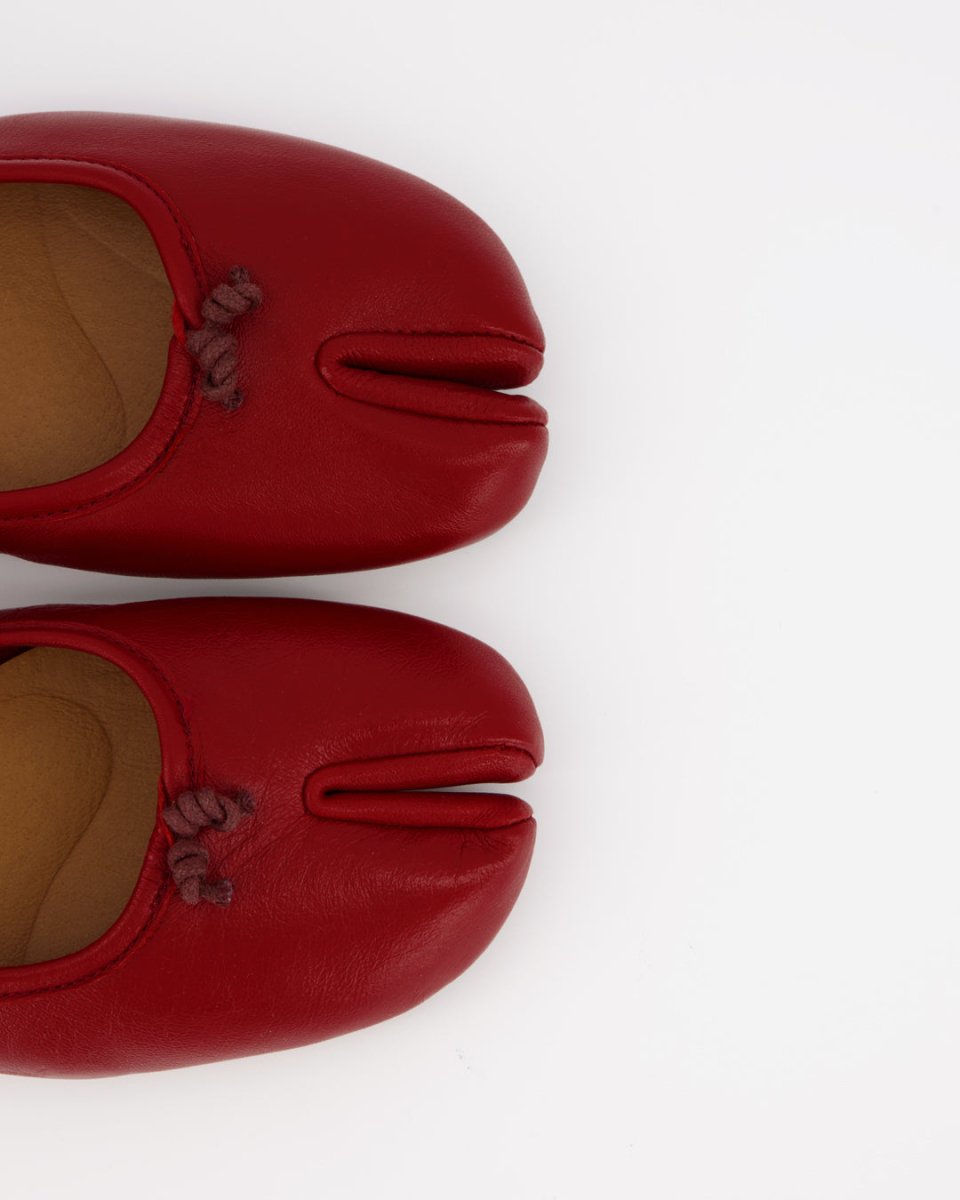 RED LEATHER TABI FLATS - KARVA