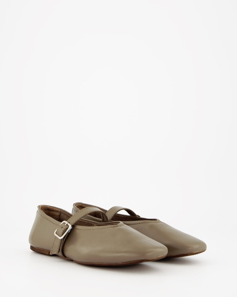 STILL - KAKI LEATHER FLATS