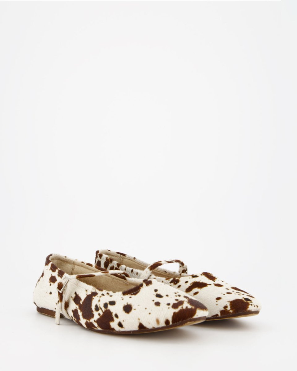 LINE - COW PRINT FLATS