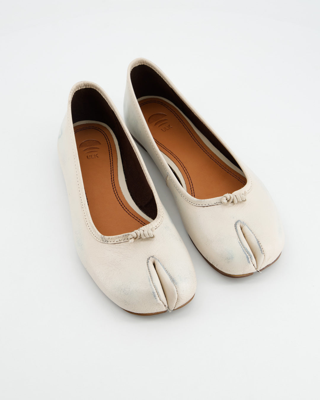 VINTAGE EFFECT WHITE LEATHER TABI FLATS - KARVA