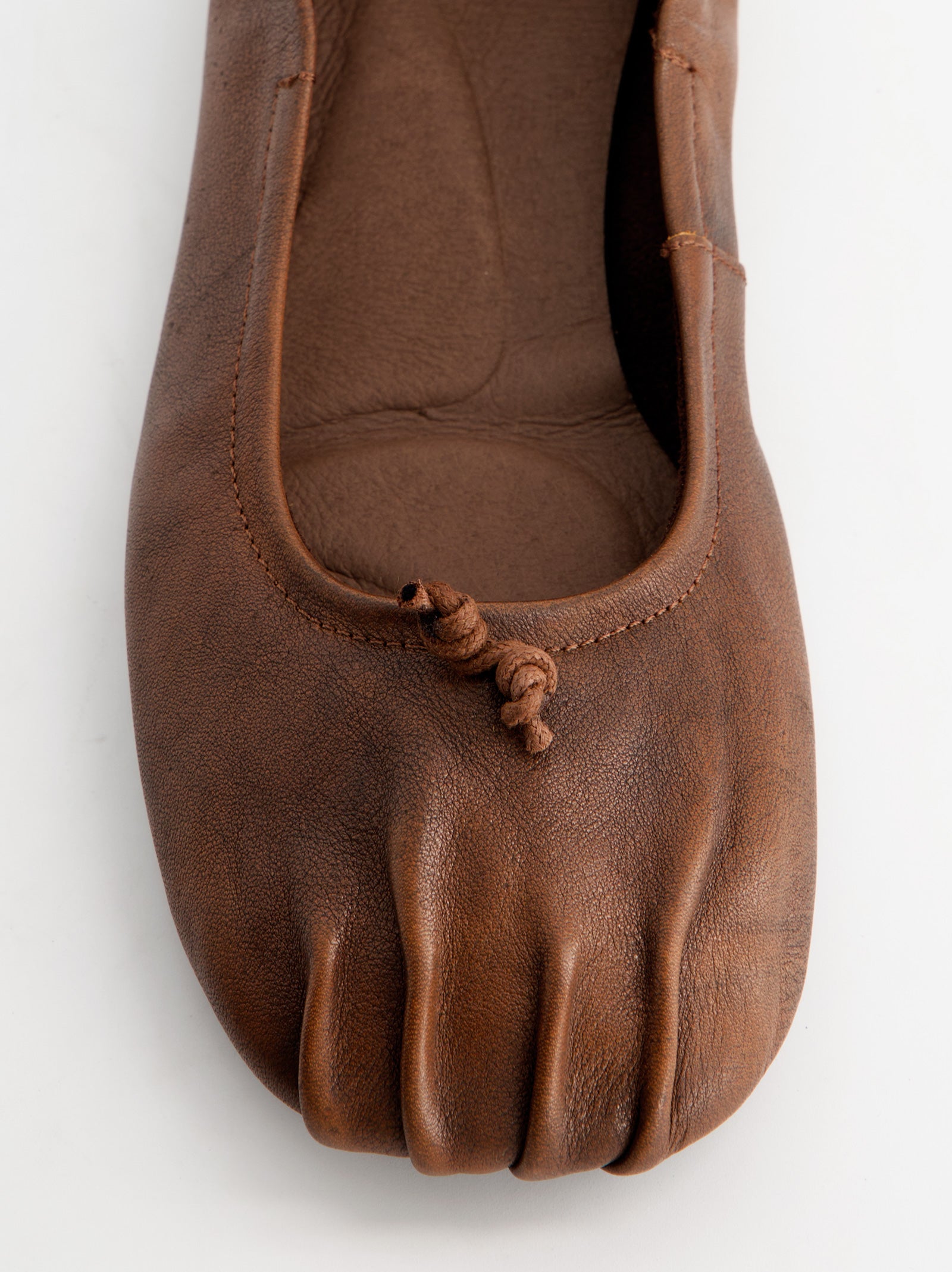 BROWN LEATHER BALLET FLATS WITH RUCHED EFFECT - CATTY
