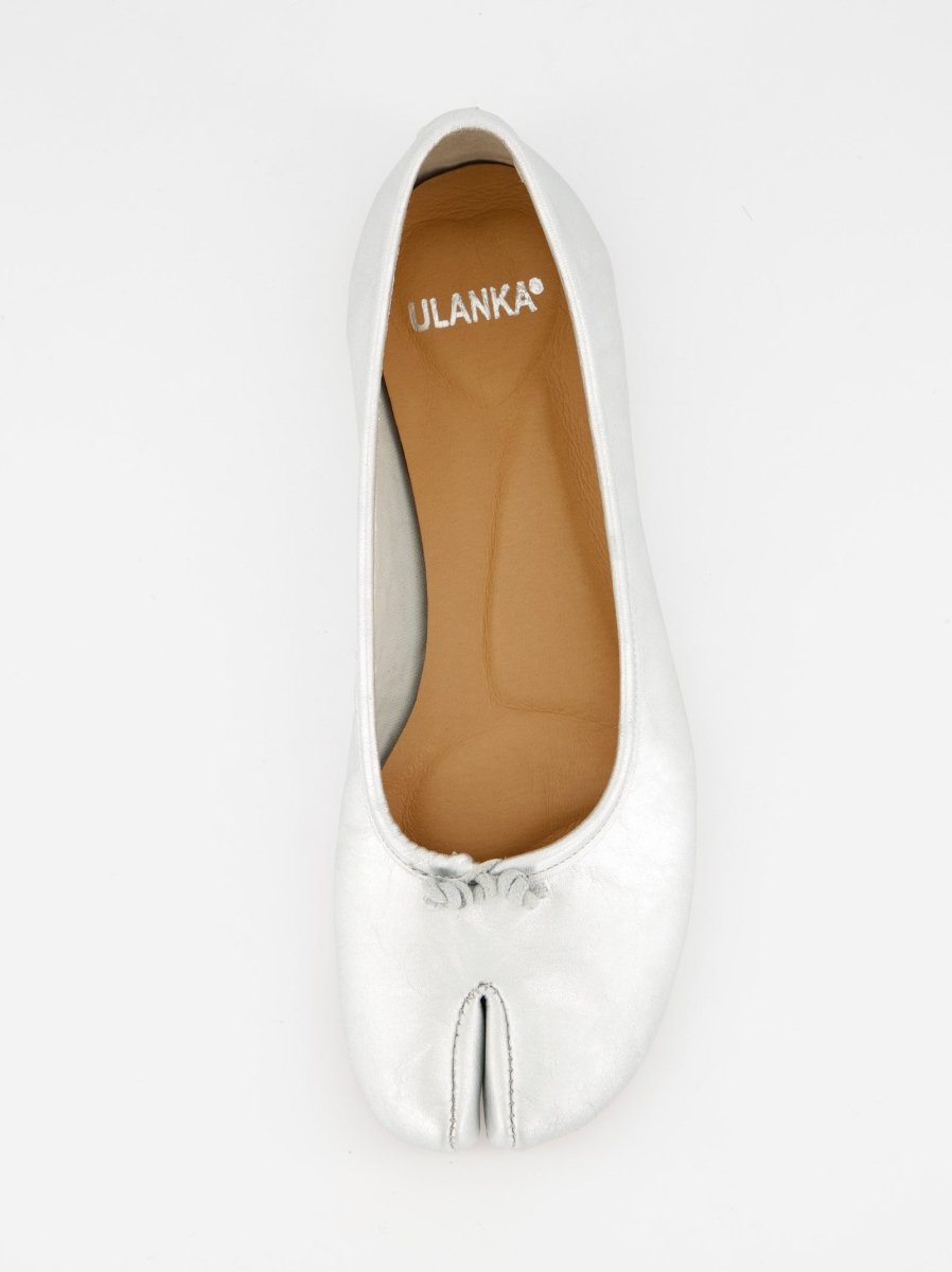 SILVER LEATHER TABI FLATS - KARVA