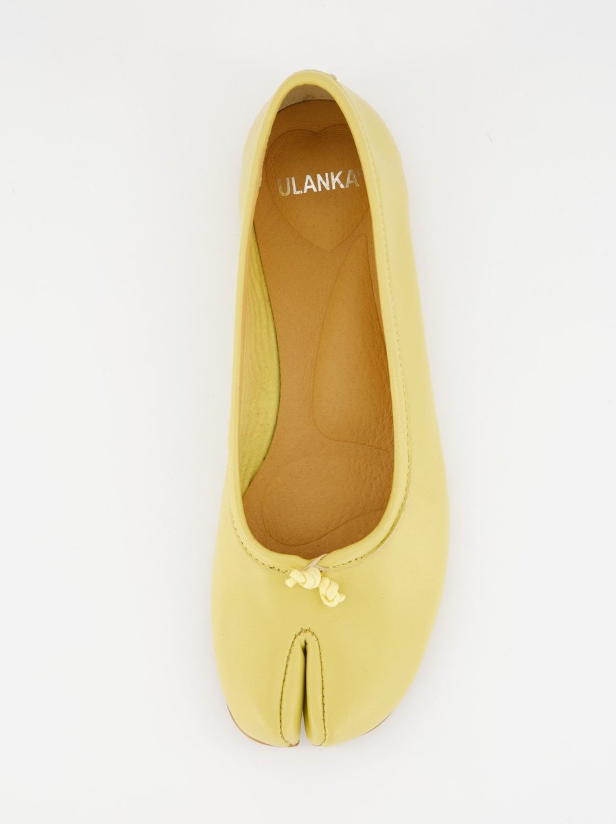 YELLOW LEATHER TABI FLATS - KARVA