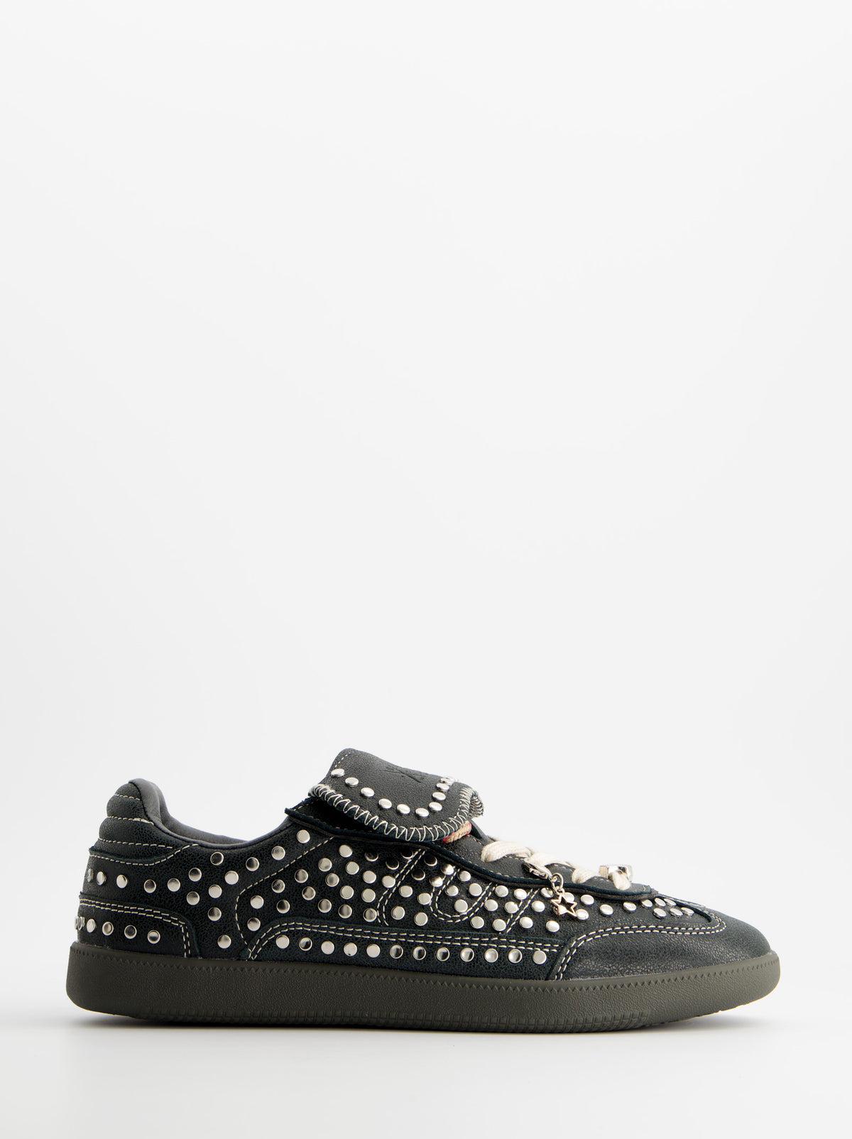 BLACK STUDDED SNEAKERS - CHILE