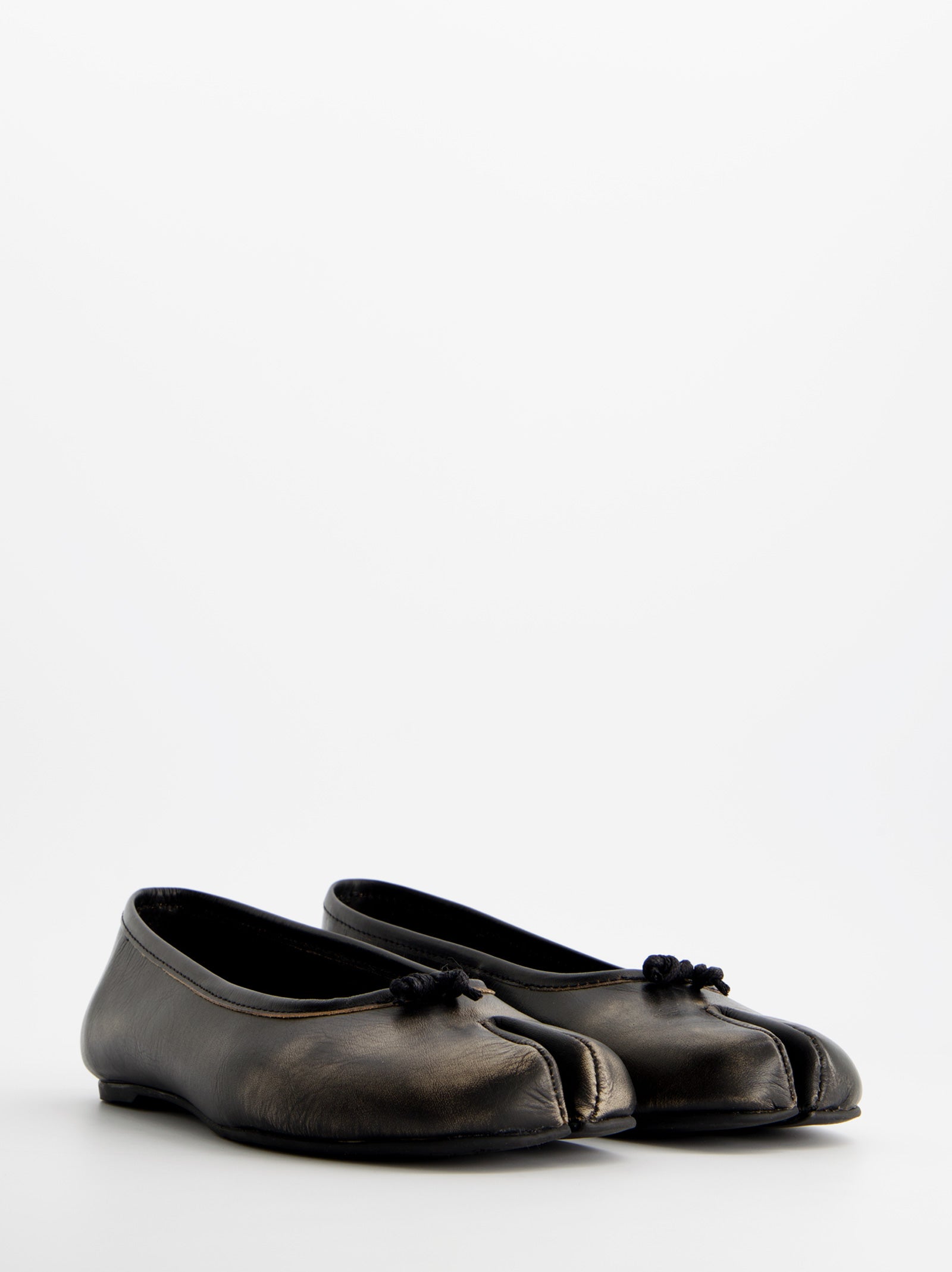 BRUSH LEATHER TABI BALLET FLATS - KARVA