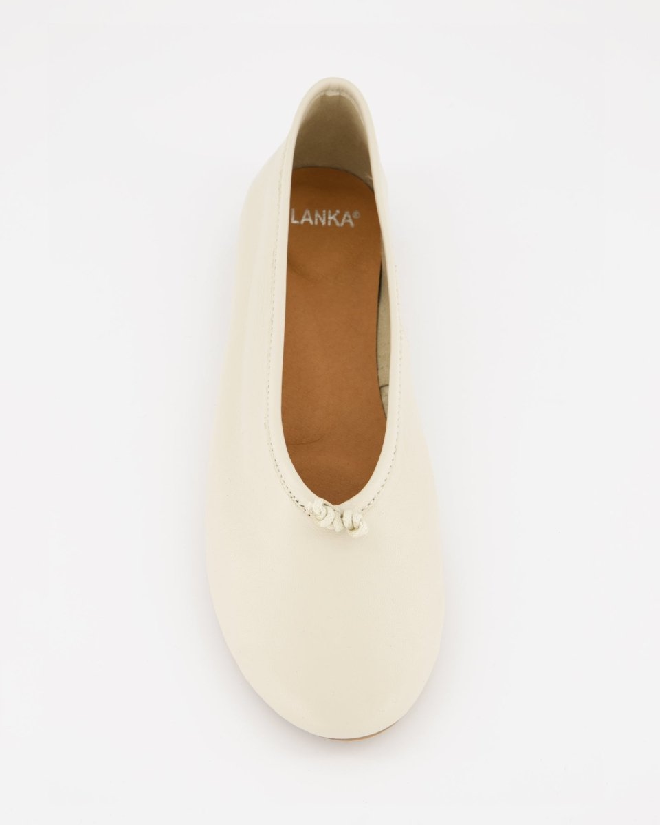 WHITE LEATHER FLATS - NEW KIMI