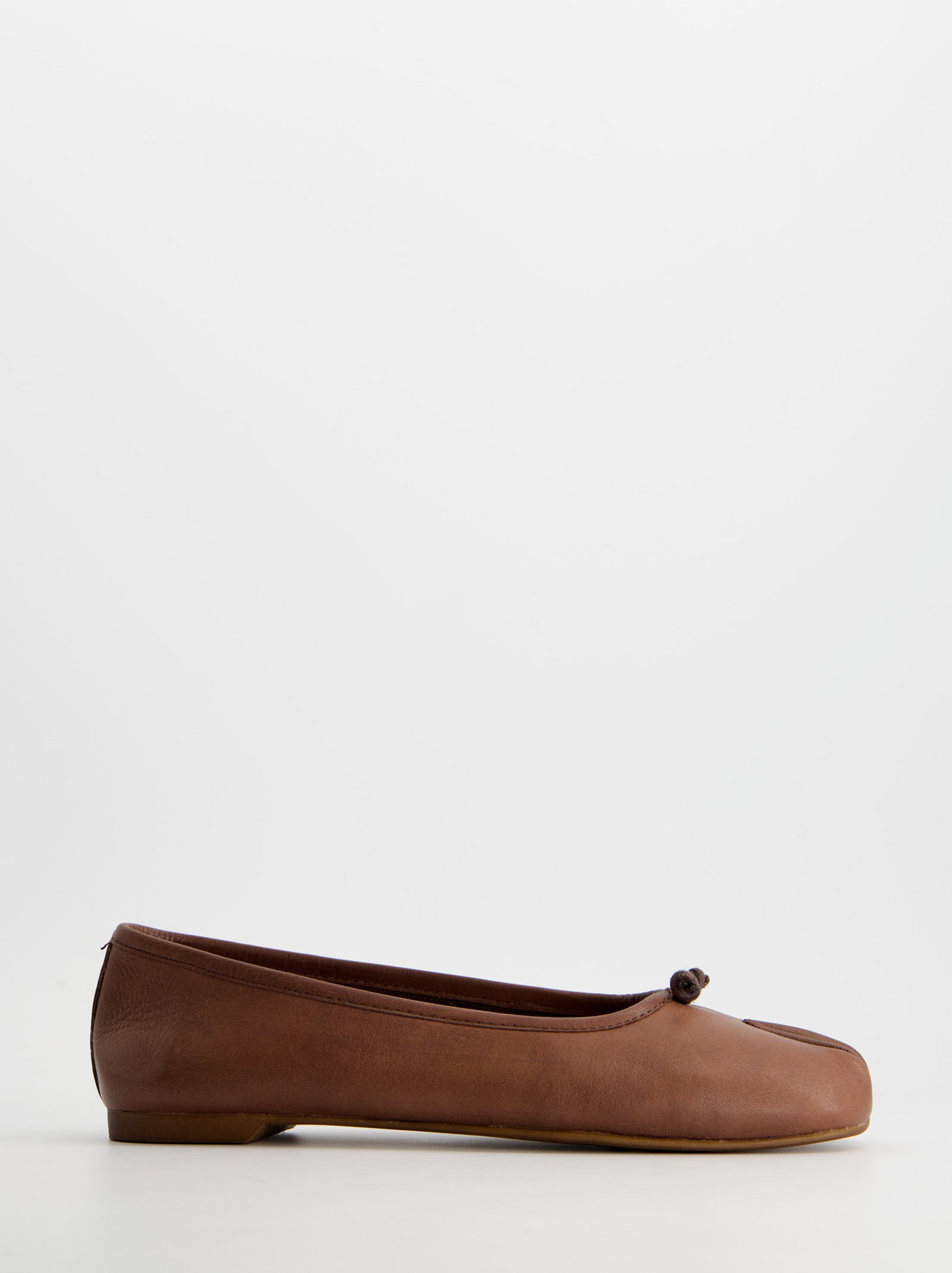 BROWN LEATHER TABI FLATS - KARVA