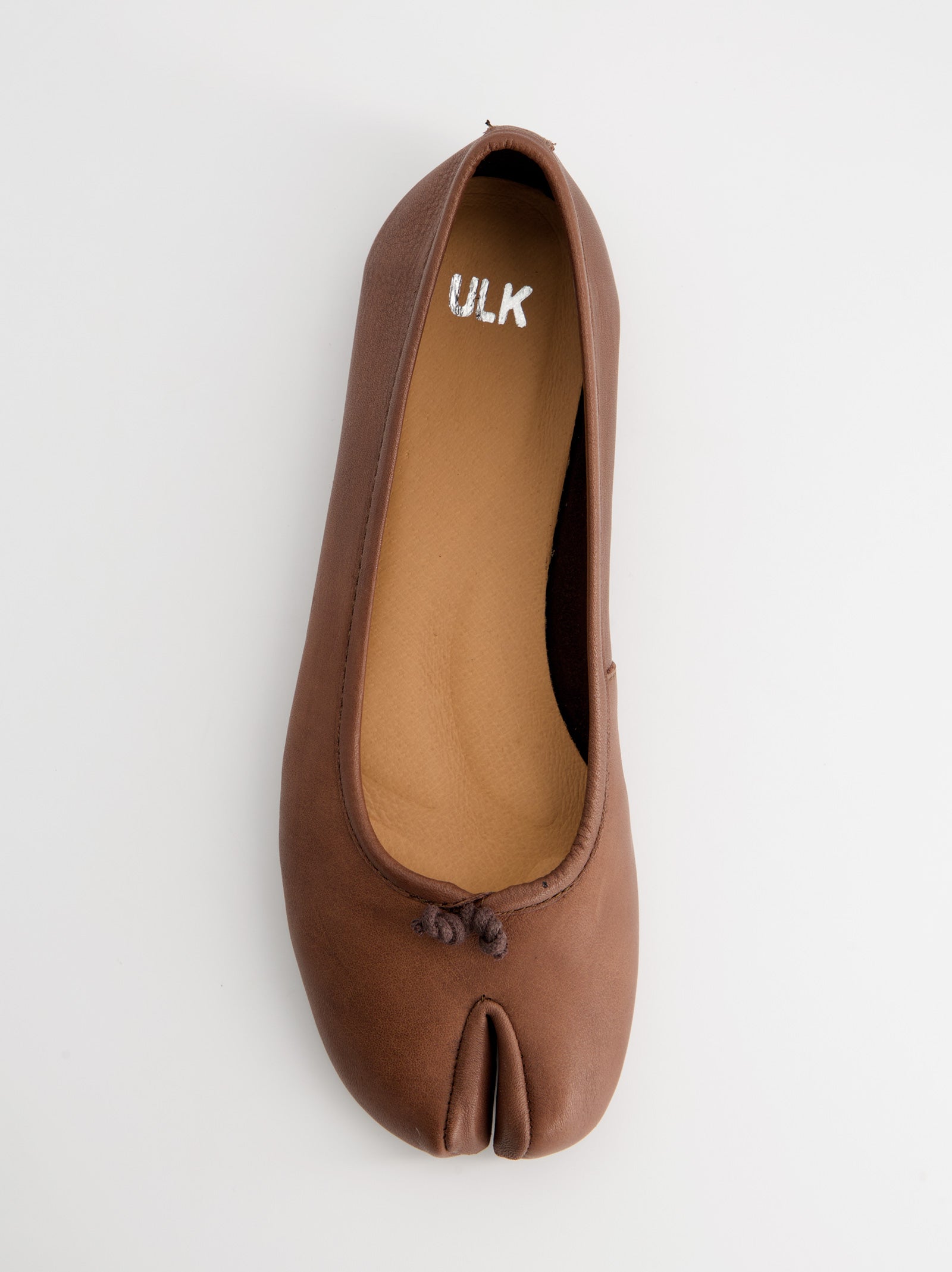 BROWN LEATHER TABI FLATS - KARVA