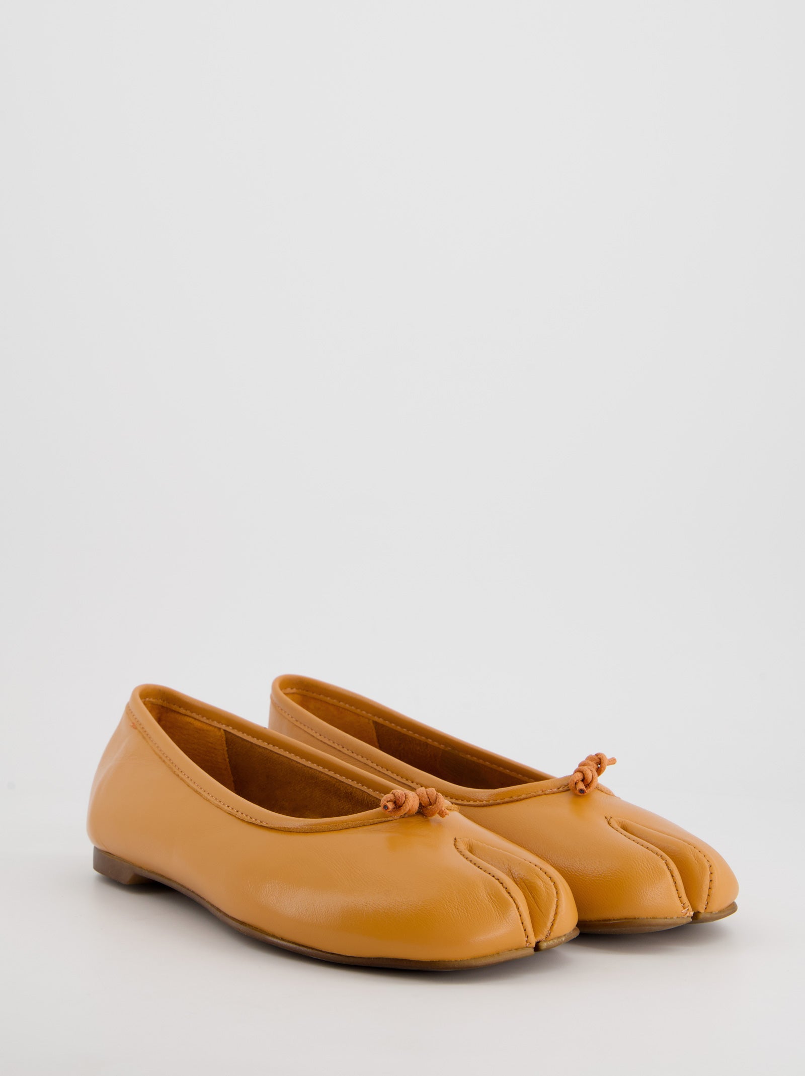 ORANGE LEATHER TABI FLATS - KARVA