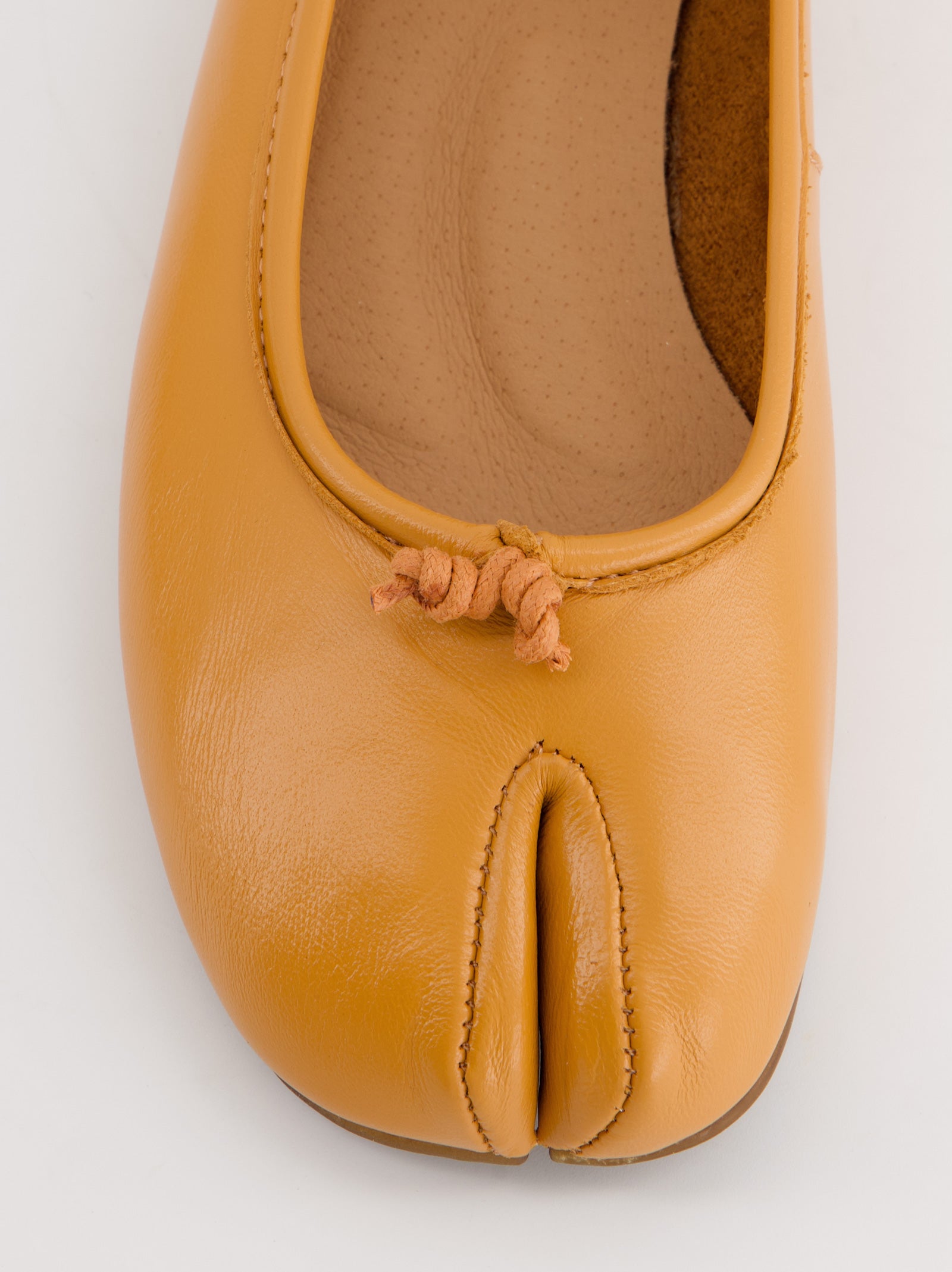 ORANGE LEATHER TABI FLATS - KARVA