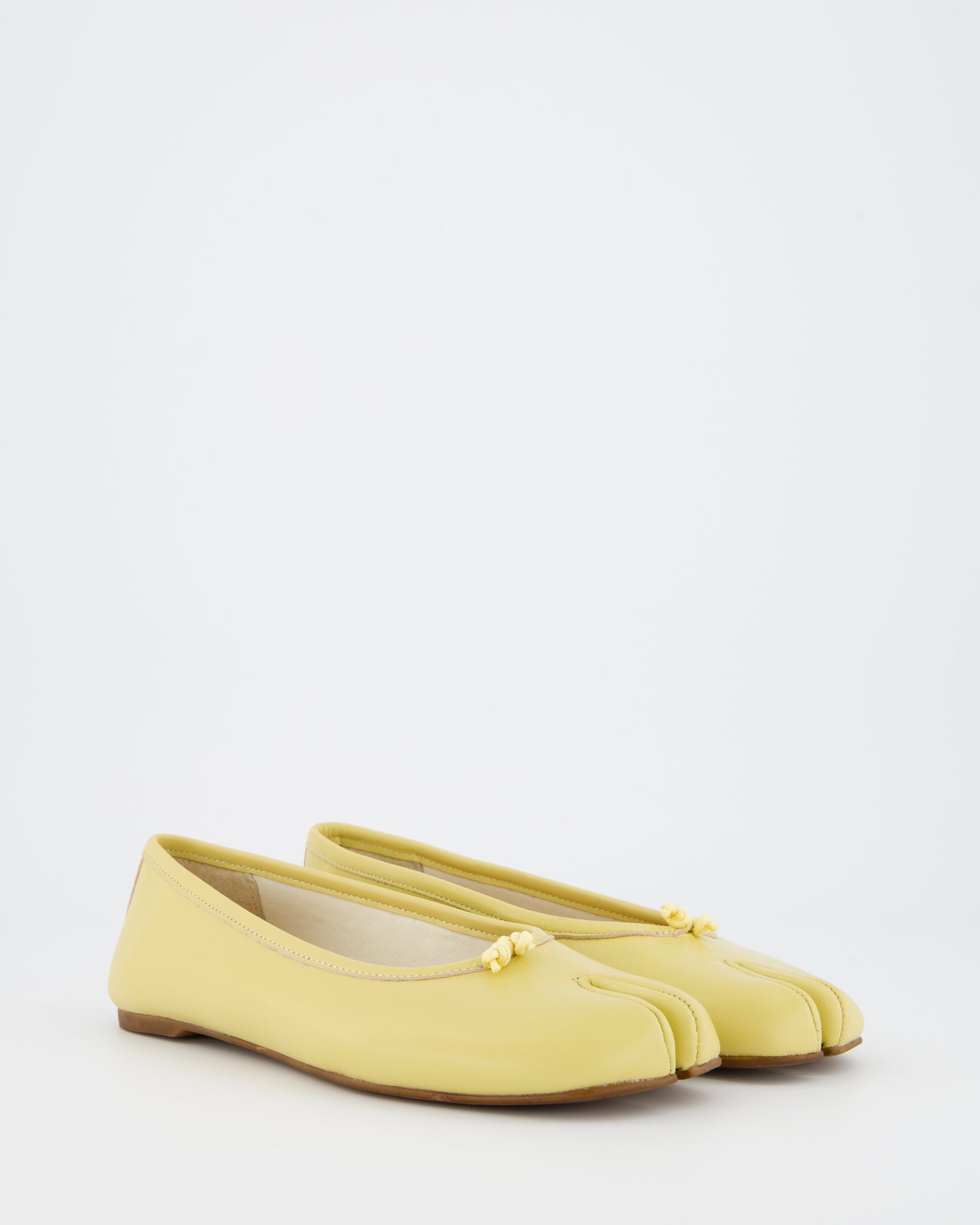 YELLOW LEATHER TABI FLATS - KARVA