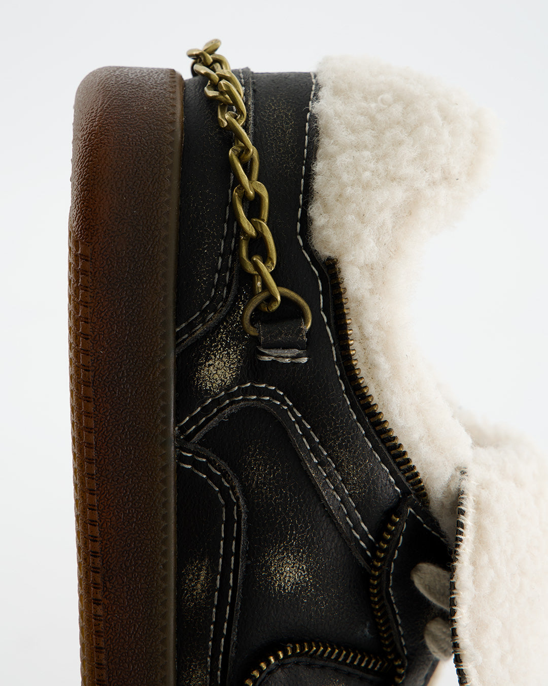 DARK LEATHER SNEAKER WITH SHEARLING COLLAR - CHILE