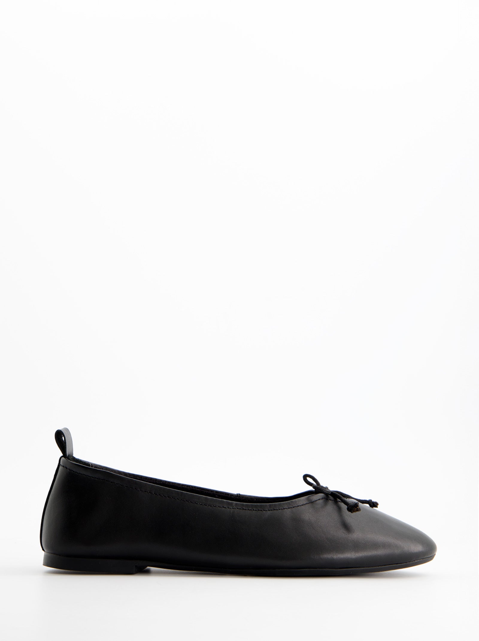 BELLA - BLACK LEATHER FLATS
