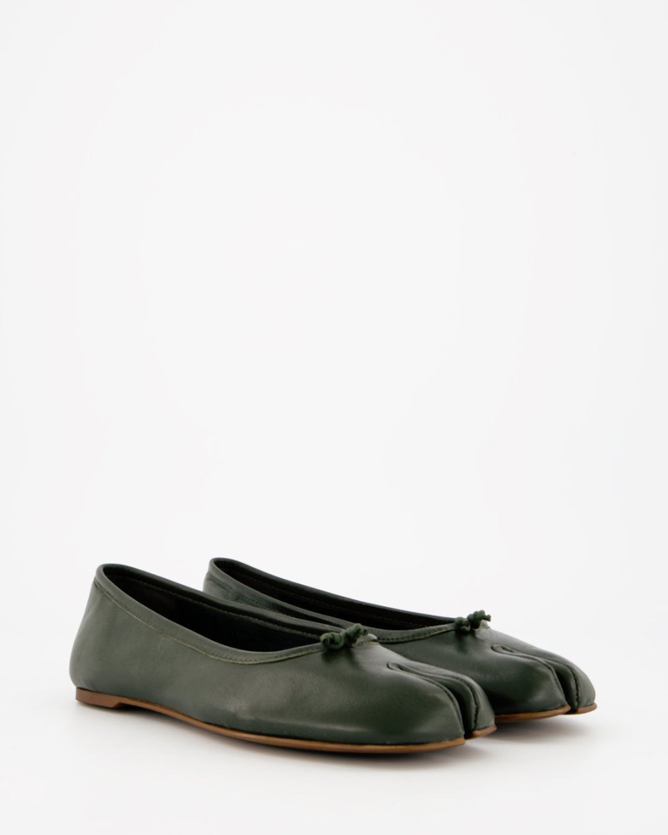 GREEN LEATHER TABI FLATS - KARVA