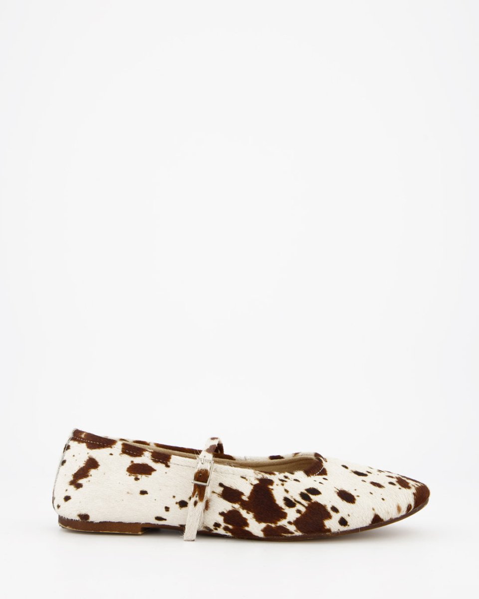 LINE - COW PRINT FLATS