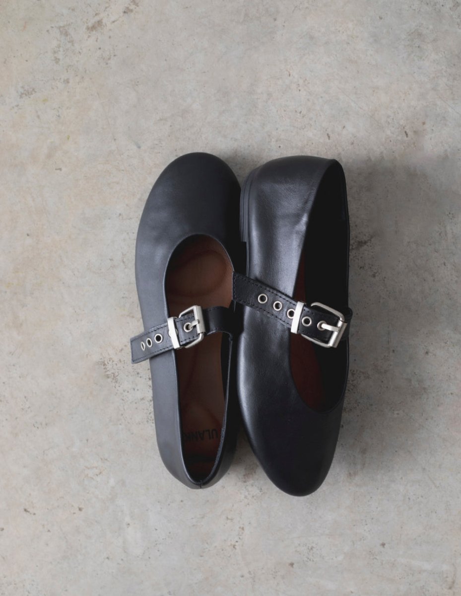 BLUEY - BLACK LEATHER FLATS