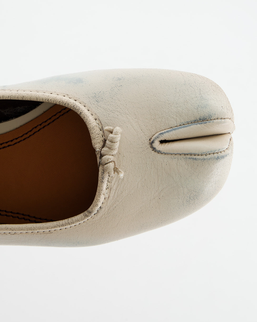 VINTAGE EFFECT WHITE LEATHER TABI FLATS - KARVA