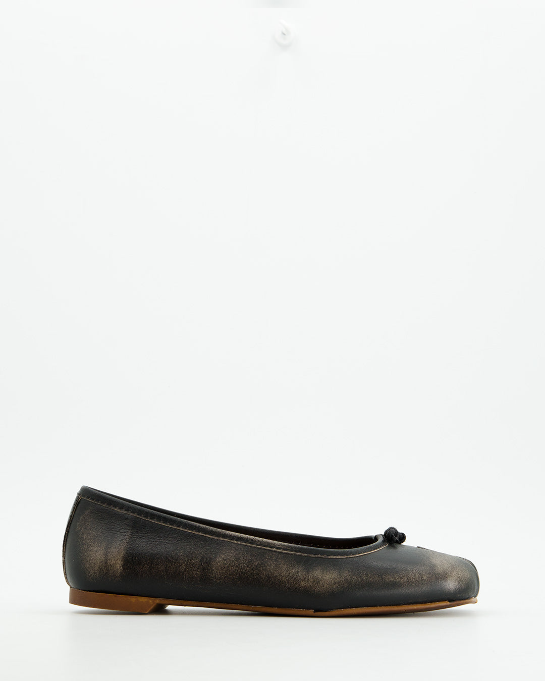 VINTAGE EFFECT BLACK LEATHER TABI FLATS - KARVA