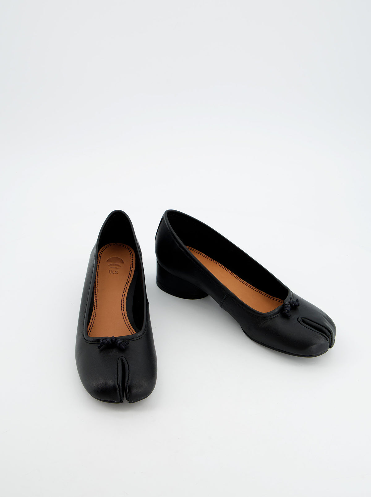BLACK TABI BALLET FLATS WITH HEEL - KALA