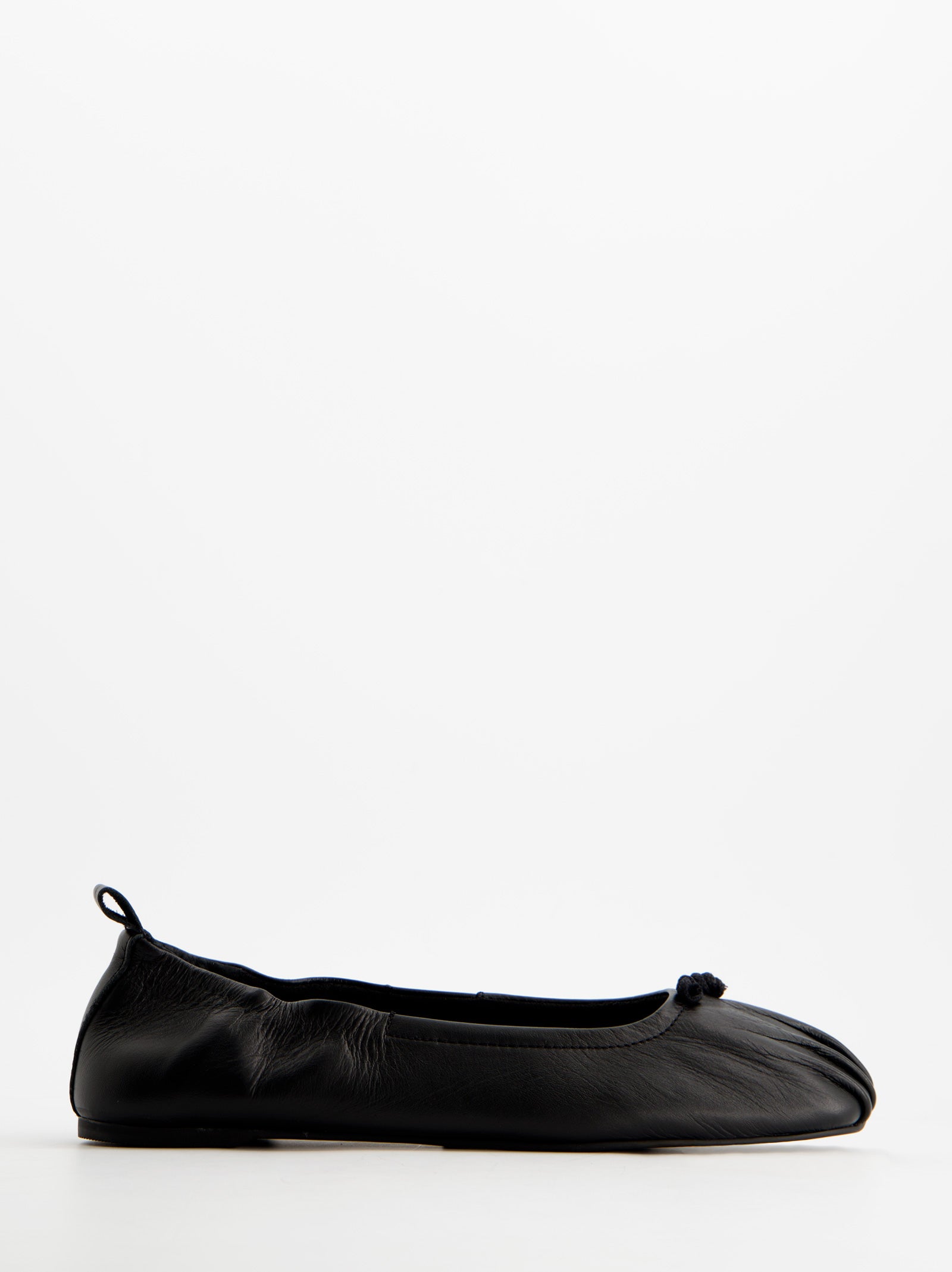 BLACK LEATHER BALLET FLATS WITH RUCHED EFFECT - CATTY