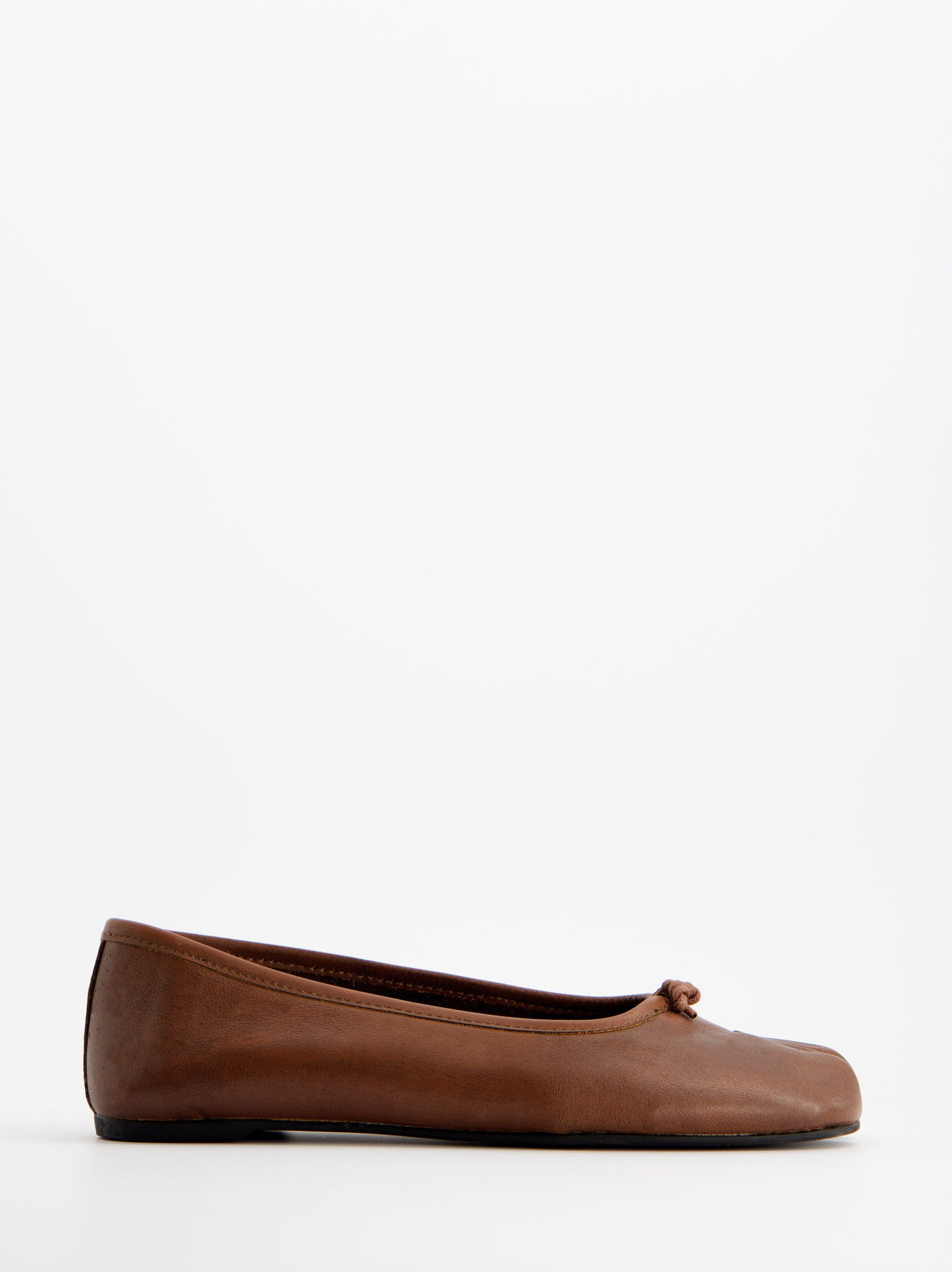 BROWN LEATHER TABI FLATS - KARVA