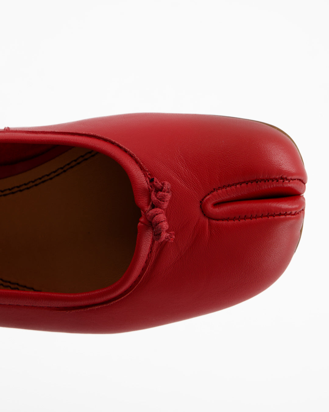 RED LEATHER TABI FLATS - KARVA