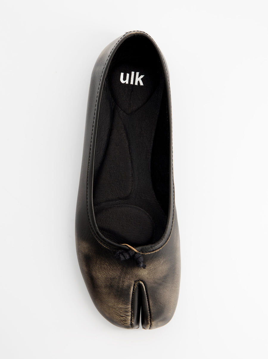 BRUSH LEATHER TABI BALLET FLATS - KARVA