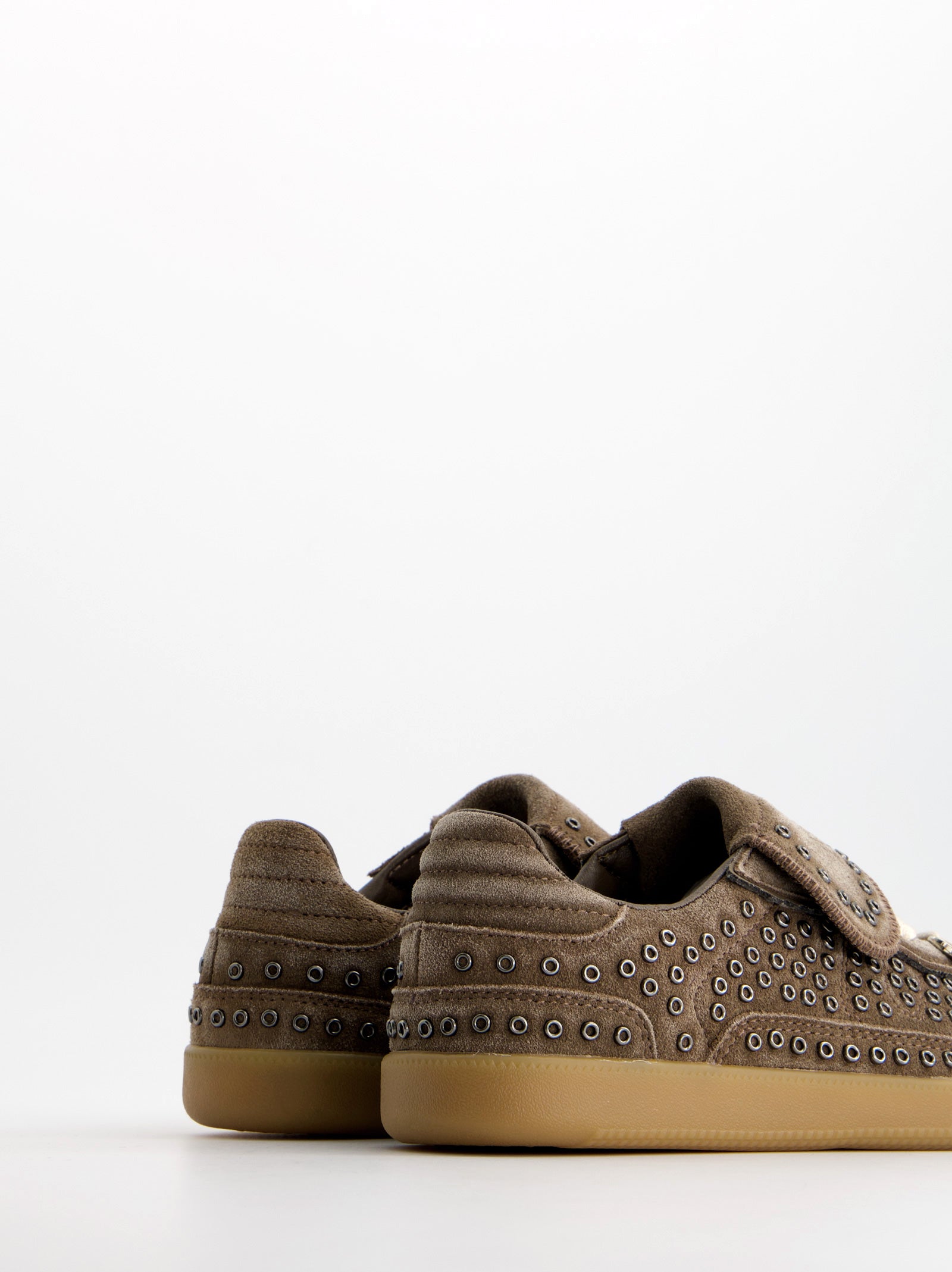 WASHED BROWN STUDDED SNEAKERS - CHILE