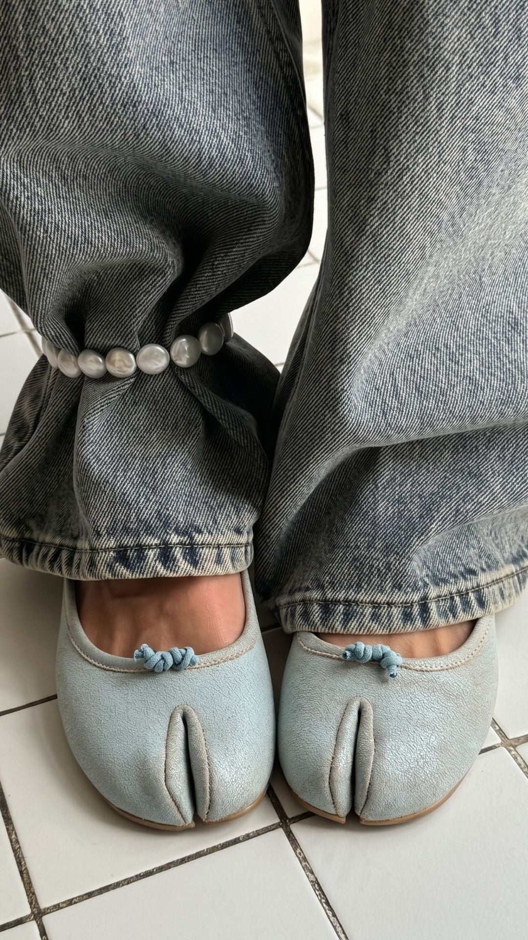 BLUE LEATHER TABI FLATS - KARVA